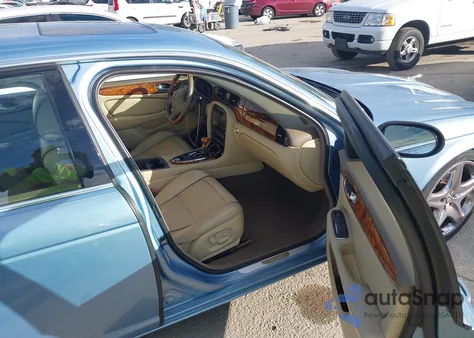 2007 Jaguar Xj Xj8 L z USA, uszkodzony, nr VIN SAJWA79B27SH14767